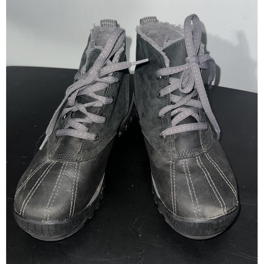 Timberland Mt. Hayes Woman's Waterproof chukka boots Size 8.5 Gray